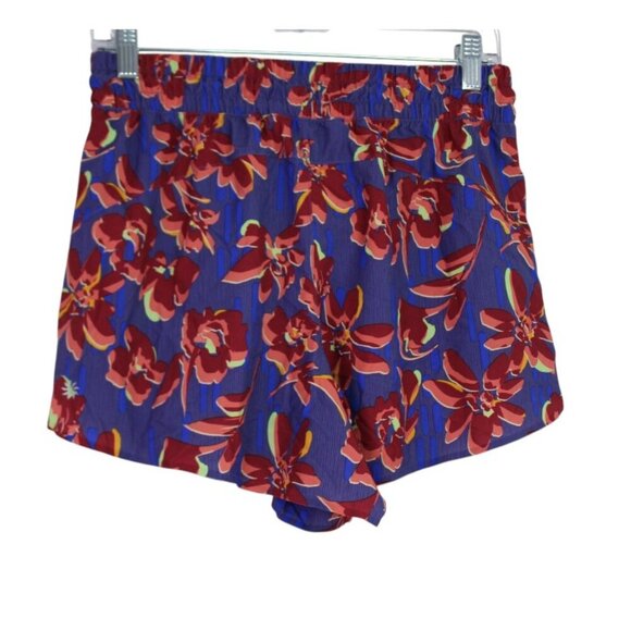 The Athleta Crossroads Women's Floral Purple Shorts Size Small - Picture 5 of 5